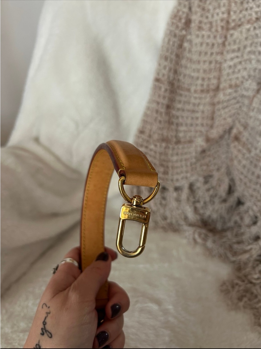 Louis Vuitton Vachetta Leather top handle in Honey Tan - Picture 5 of 10